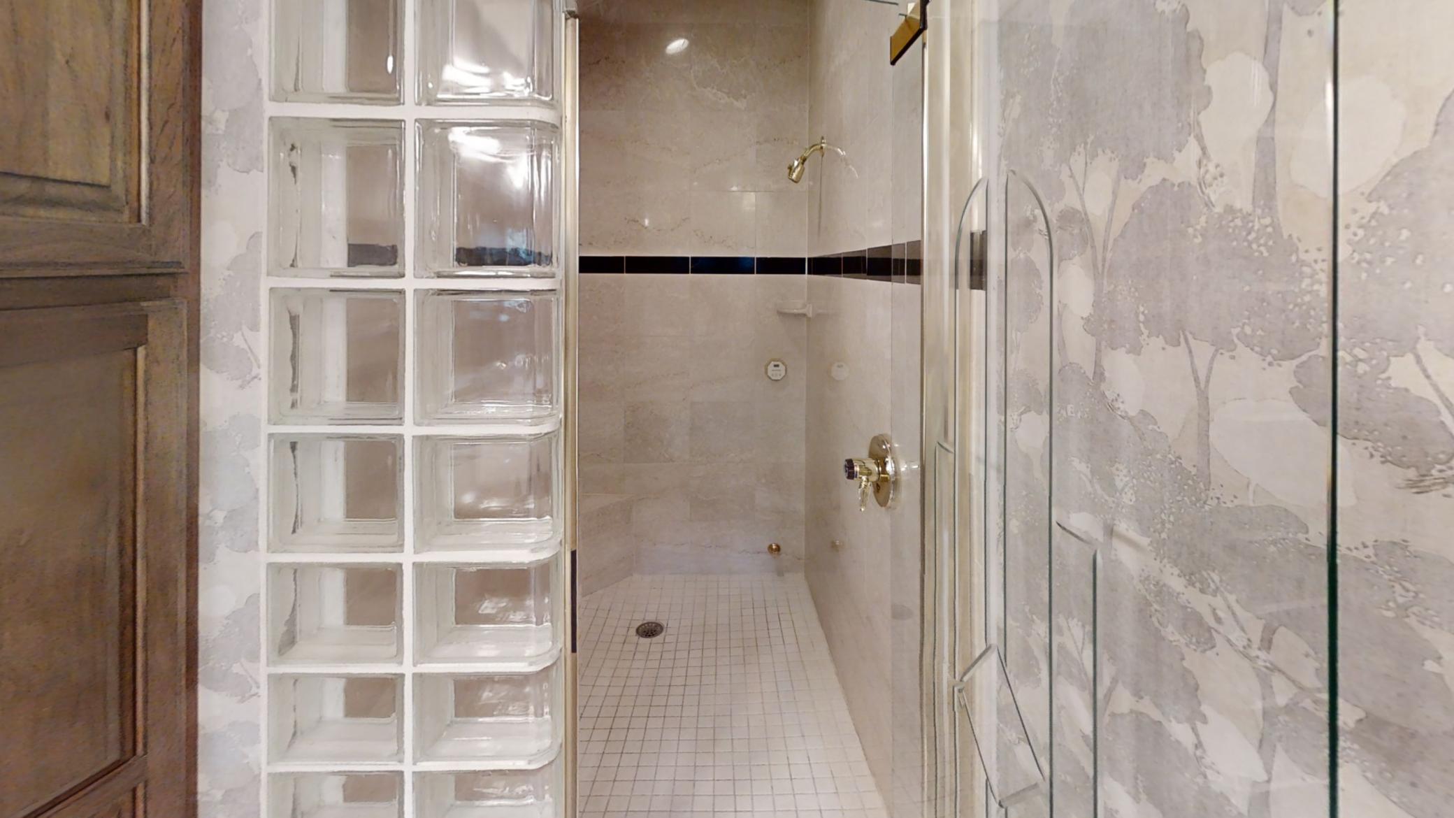 1516 Bay Oaks Drive Albert Lea MN 56007