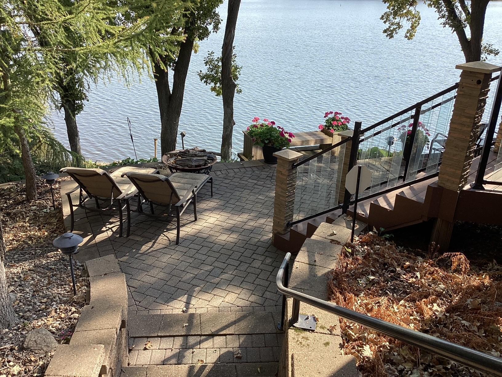 1516 Bay Oaks Drive Albert Lea MN 56007