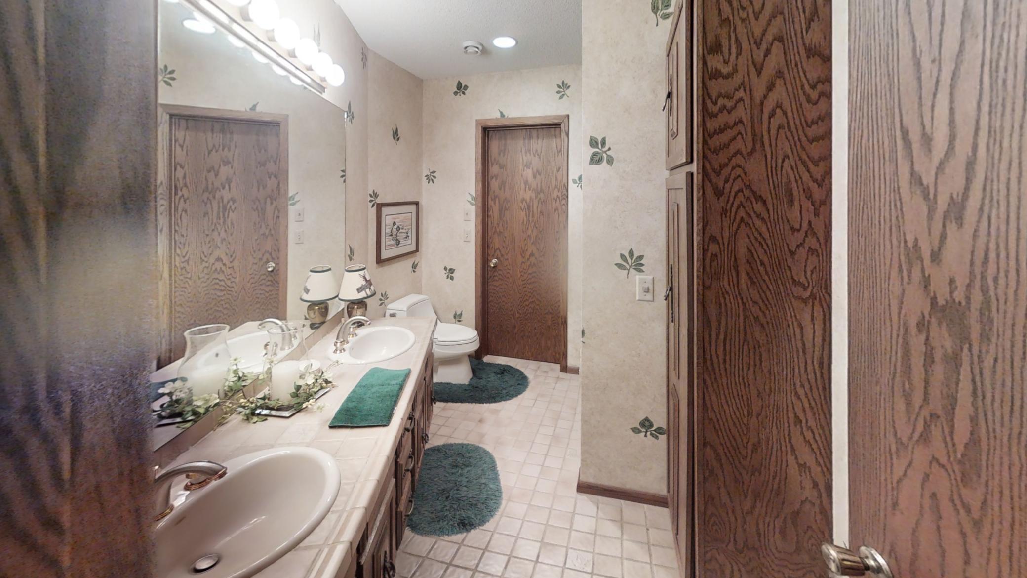 1516 Bay Oaks Drive Albert Lea MN 56007