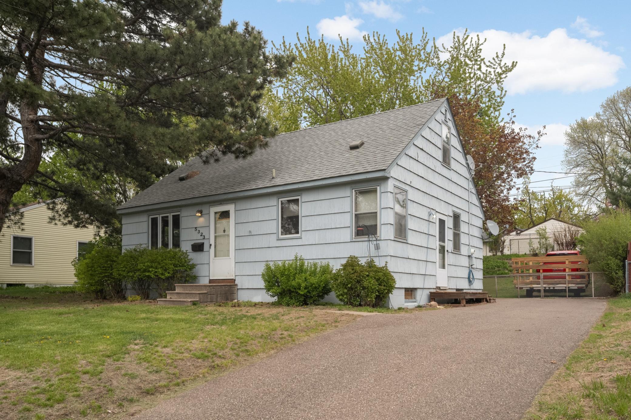 5323 6th Street NE Fridley MN 55421