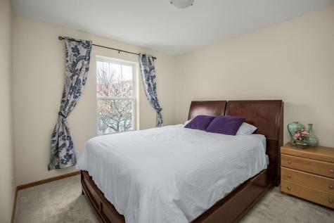 1562 Liberty Circle Shakopee MN 55379