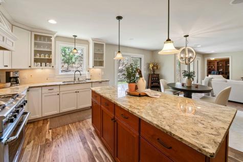 220 Glenbrook Road N Wayzata MN 55391