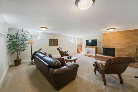 220 Glenbrook Road N Wayzata MN 55391