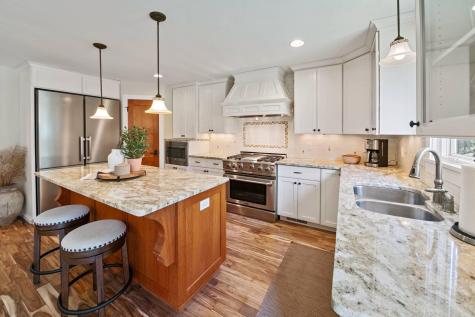 220 Glenbrook Road N Wayzata MN 55391