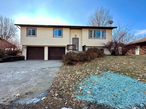 1245 Miles Drive Worthington MN 56187