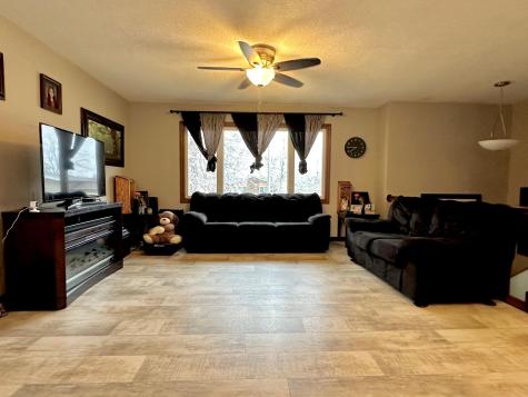 1245 Miles Drive Worthington MN 56187