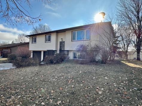 1245 Miles Drive Worthington MN 56187