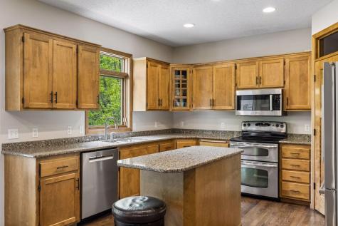 3362 Charleston Drive Woodbury MN 55129