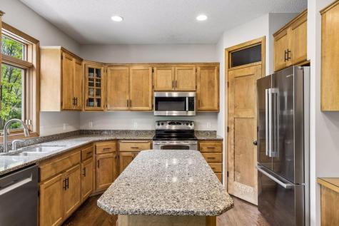 3362 Charleston Drive Woodbury MN 55129