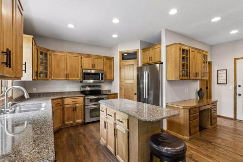 3362 Charleston Drive Woodbury MN 55129