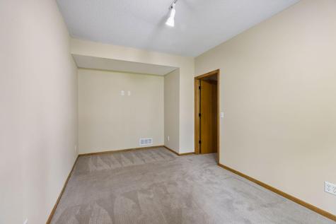 3362 Charleston Drive Woodbury MN 55129