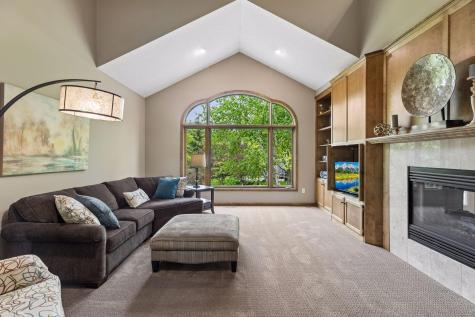 3362 Charleston Drive Woodbury MN 55129