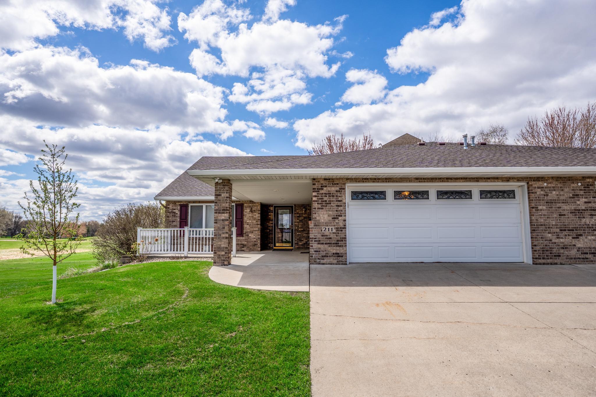 211 Valley View Drive SE Willmar MN 56201