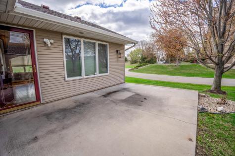 211 Valley View Drive SE Willmar MN 56201