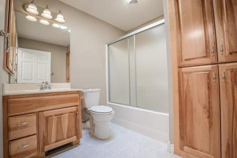 211 Valley View Drive SE Willmar MN 56201