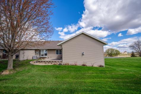 211 Valley View Drive SE Willmar MN 56201