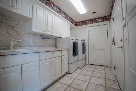 211 Valley View Drive SE Willmar MN 56201