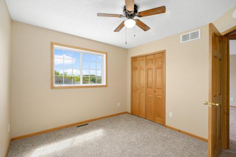 6833 Pine Crest Trl S Cottage Grove MN 55016