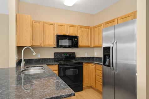 6833 Pine Crest Trl S Cottage Grove MN 55016