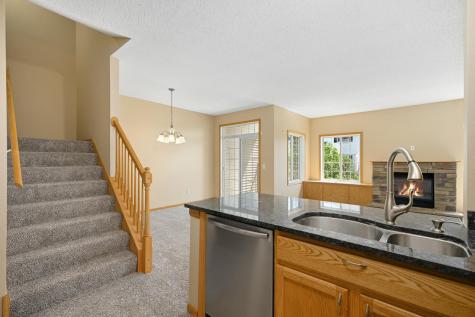 6833 Pine Crest Trl S Cottage Grove MN 55016