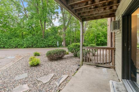 2009 E 122nd Street Burnsville MN 55337
