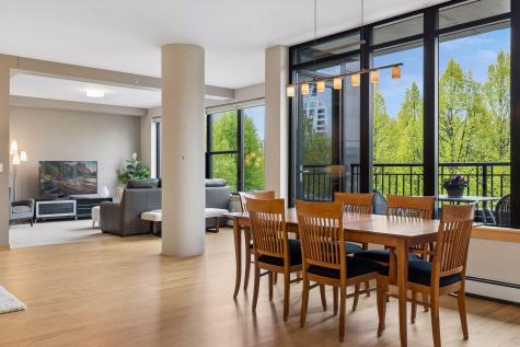215 10th Avenue S Minneapolis MN 55415