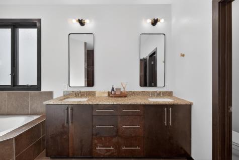 7620 Adelman Drive Horace ND 58047