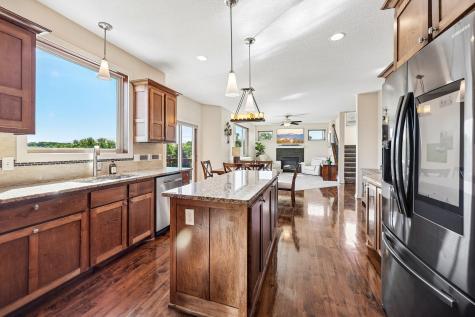 643 Parkside Court Eagan MN 55123