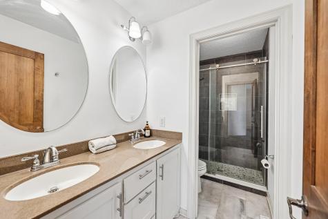 643 Parkside Court Eagan MN 55123
