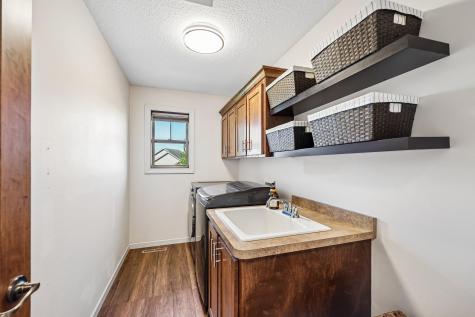 643 Parkside Court Eagan MN 55123
