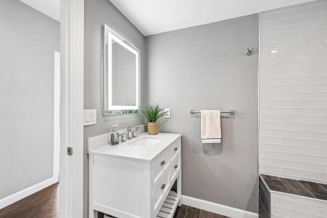 643 Parkside Court Eagan MN 55123