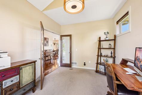 643 Parkside Court Eagan MN 55123