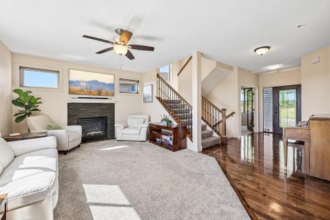 643 Parkside Court Eagan MN 55123
