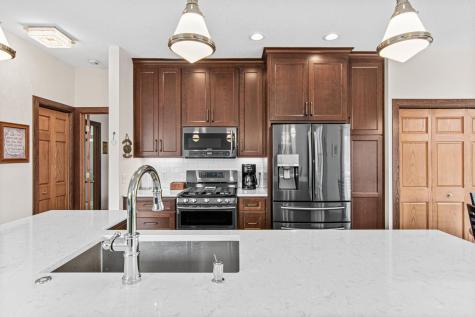 4134 Oakbrooke Trail Eagan MN 55122