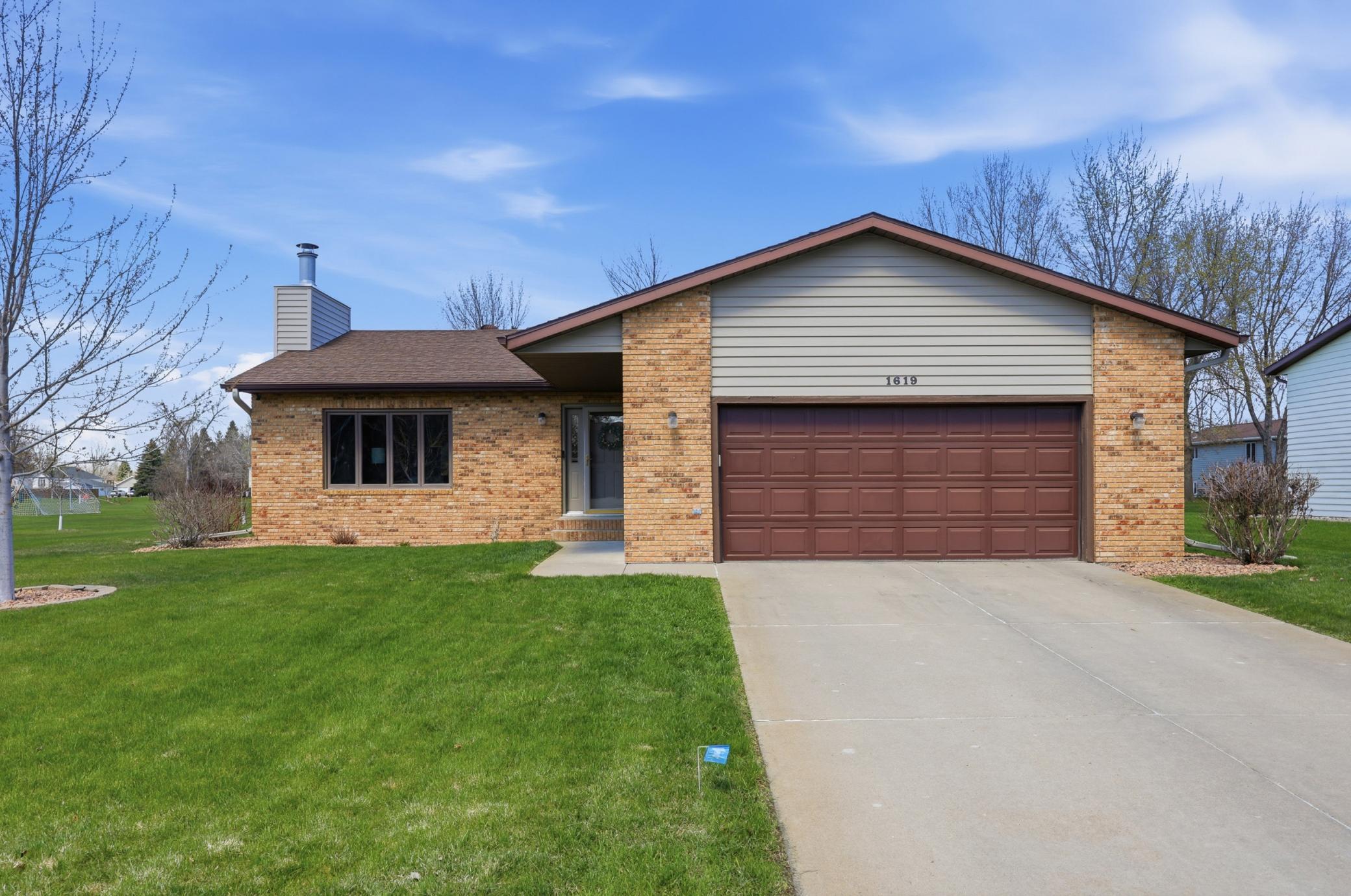1619 38th Avenue S Fargo ND 58104
