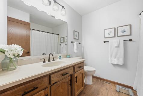 1619 38th Avenue S Fargo ND 58104