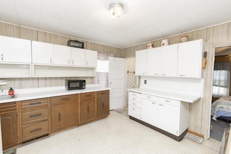 255 4th Avenue NE Valley City ND 58072