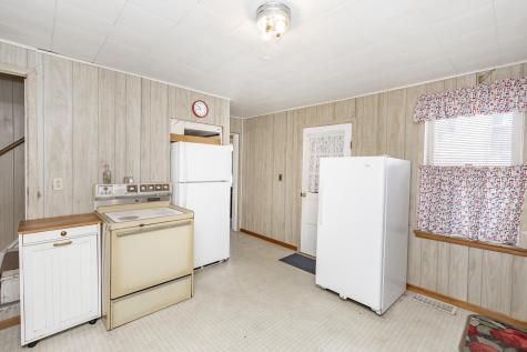 255 4th Avenue NE Valley City ND 58072