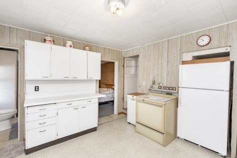 255 4th Avenue NE Valley City ND 58072