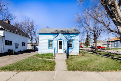 255 4th Avenue NE Valley City ND 58072