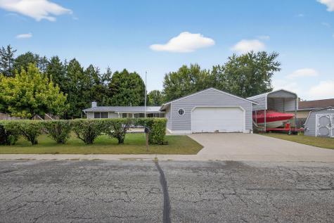 199 Hillwood Drive Lake City MN 55041