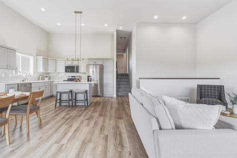 6723 Deer Creek Loop Horace ND 58047