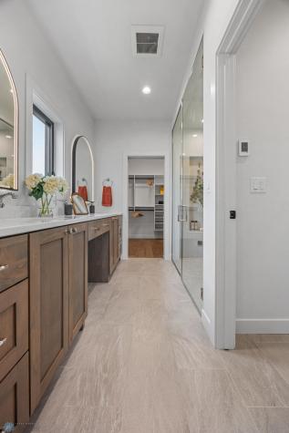 8147 Memory Lane Horace ND 58047