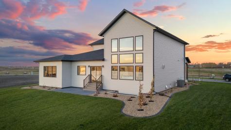8147 Memory Lane Horace ND 58047