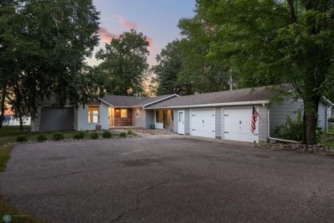 886 S Shore Drive Detroit Lakes MN 56501