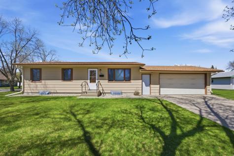 302 10th Avenue E West Fargo ND 58078