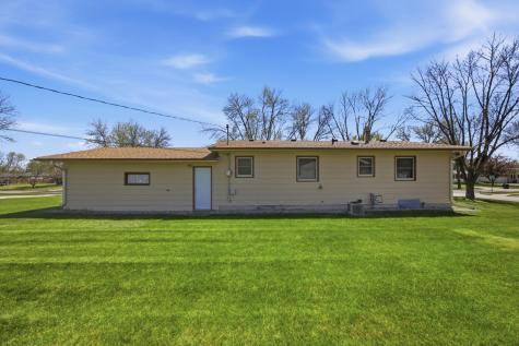 302 10th Avenue E West Fargo ND 58078