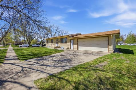302 10th Avenue E West Fargo ND 58078