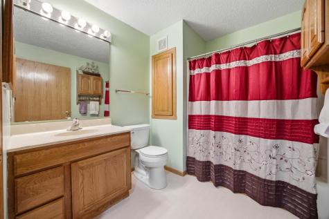 2705 35th Avenue S Fargo ND 58104
