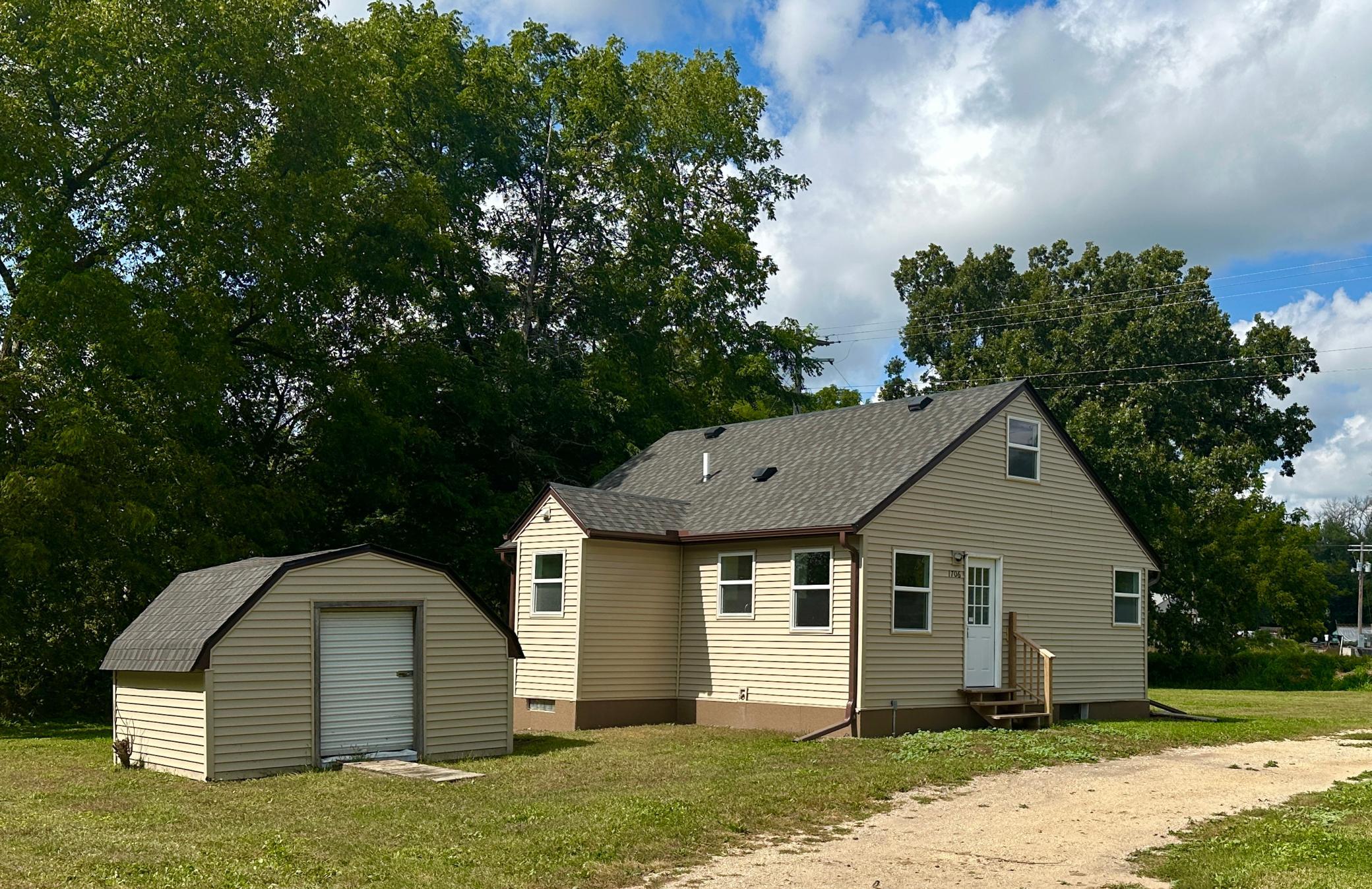 1706 31st Street SW Austin Twp MN 55912